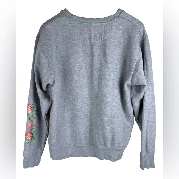 VTG Strawberry Shortcake Woman's Gray Crew Neck Sweatshirt  Size Medium Retro - Picture 2 of 9
